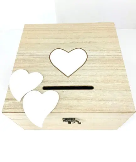 ΞΥΛΙΝΟ ΚΟΥΤΙ ΕΥΧΩΝ ΣΕ ΦΥΣΙΚΟ ΧΡΩΜΑ ΜΕ ΛΕΥΚΗ ΚΑΡΔΙΑ