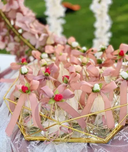 Μπομπονιέρα πρίσμα χρυσό 641