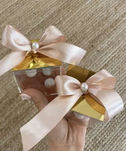 Μπομπονιέρα κουτί με καπάκι plexiglass