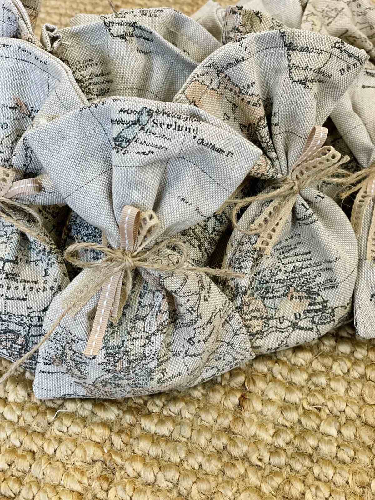 mpomponiera-travelboy