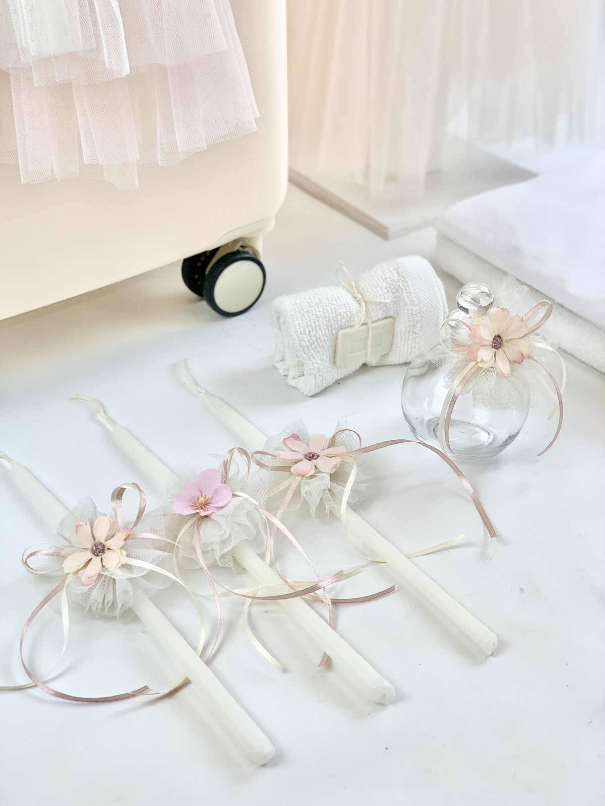 set-vaptisis-toulia-louloudia-plexiglass-koritsi-04
