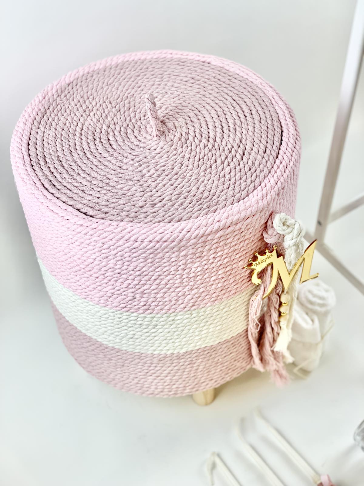 set-vaptisis-roz-mpaoulo-macrame-plexi-glass-4